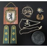 West German Gebirgsjager Mountain Troops cap badge, shoulder straps, Berlin wall plaque, skull &