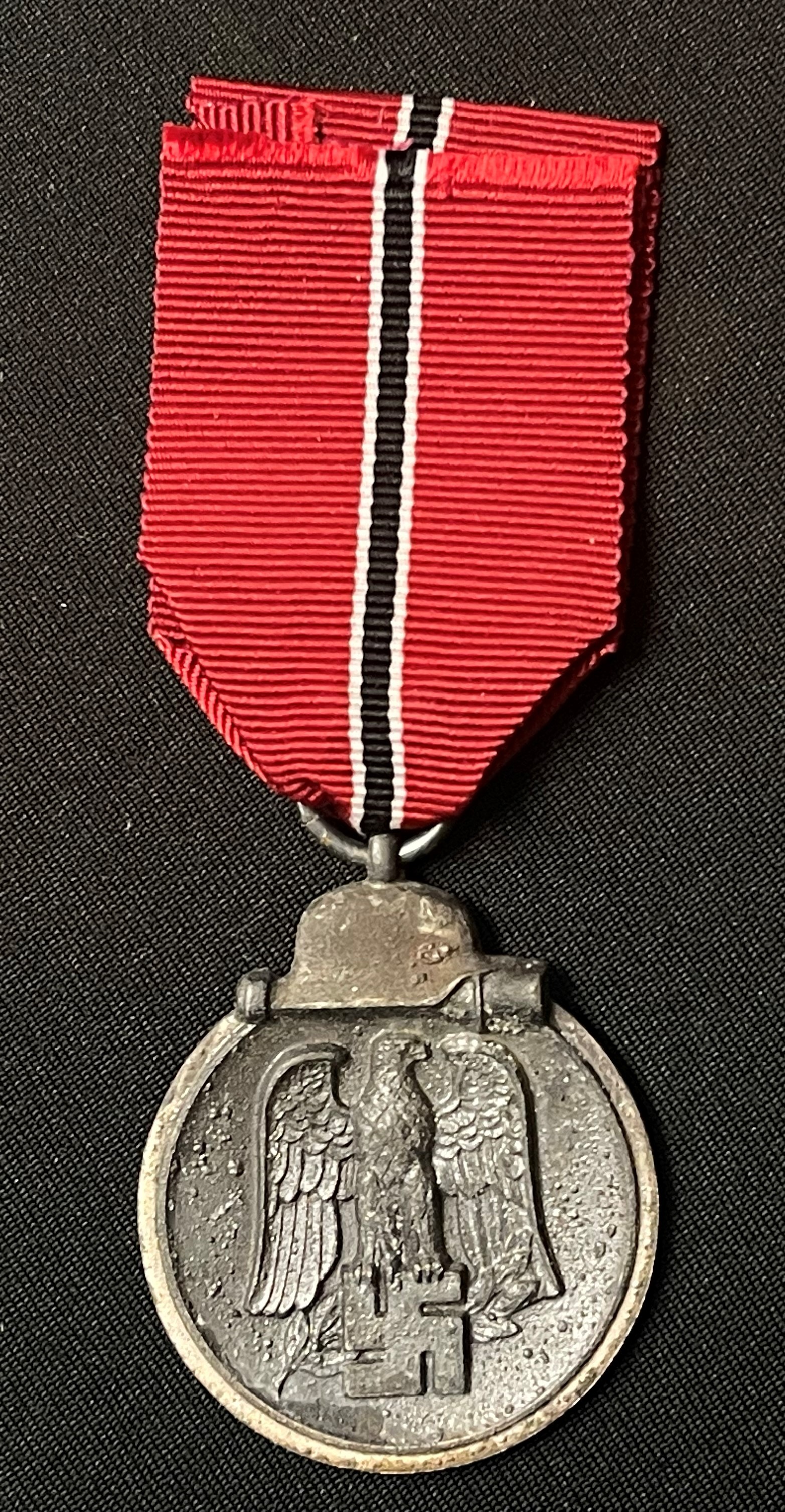 WW2 Third Reich Medaille "Winterschlacht im Osten 1941/42" (Ostmedaille) - Russian Front Medal. - Image 4 of 4