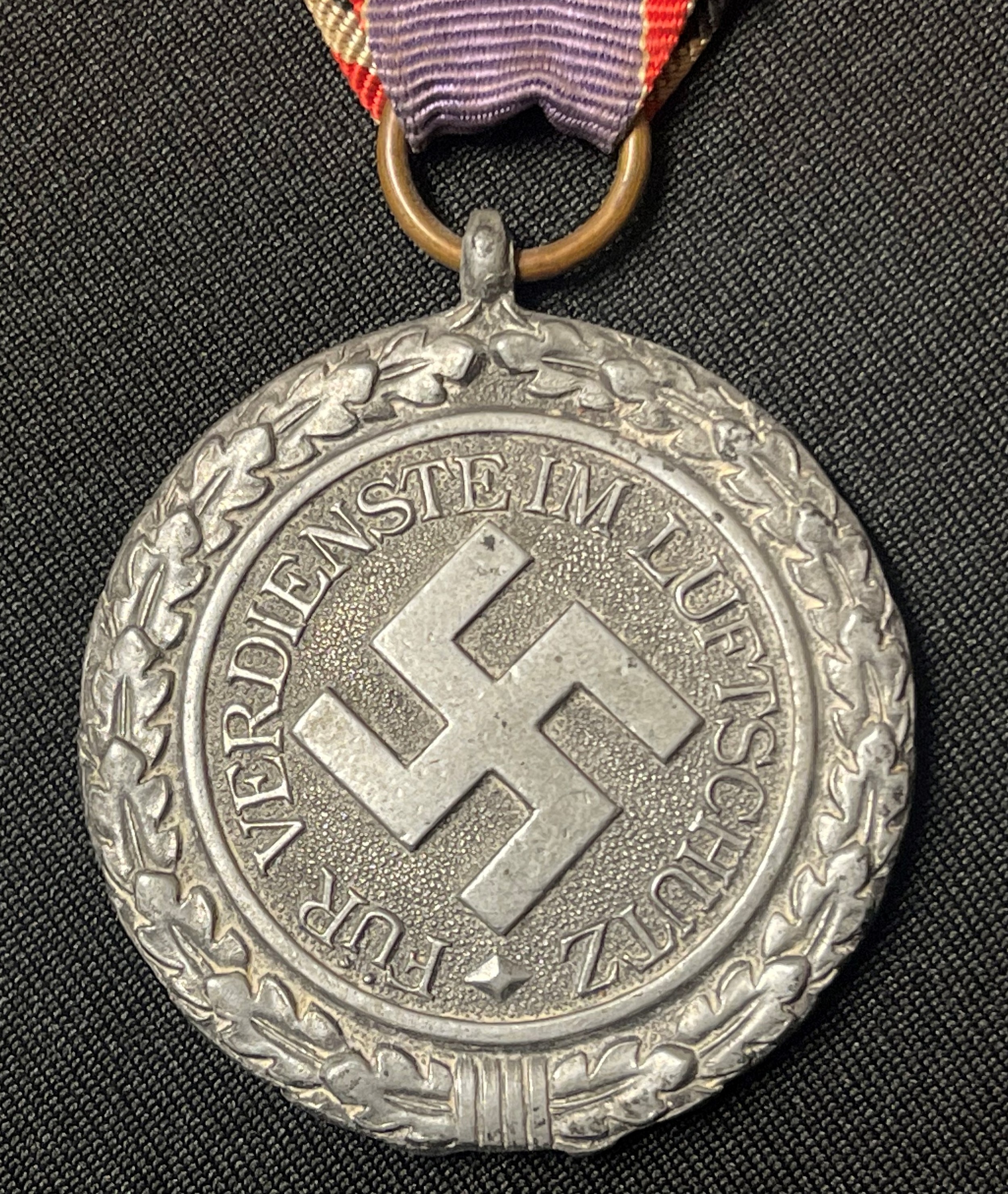 WW2 Third Reich Luftschutz-Ehrenzeichen 2. Stufe - Air Warden Honour Award 2nd Class. Complete - Image 2 of 4