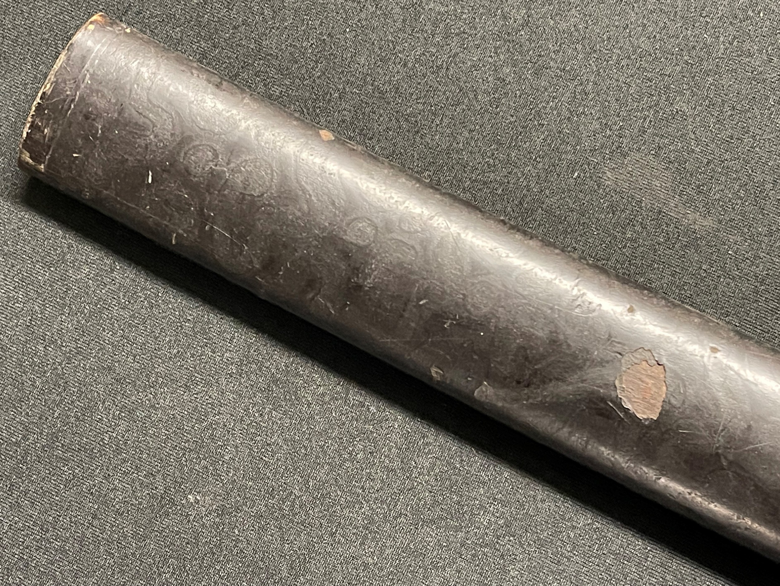 Japanese Katana with single edged blade 640mm in length. Tang is signed. Two holes to tang. - Image 15 of 37
