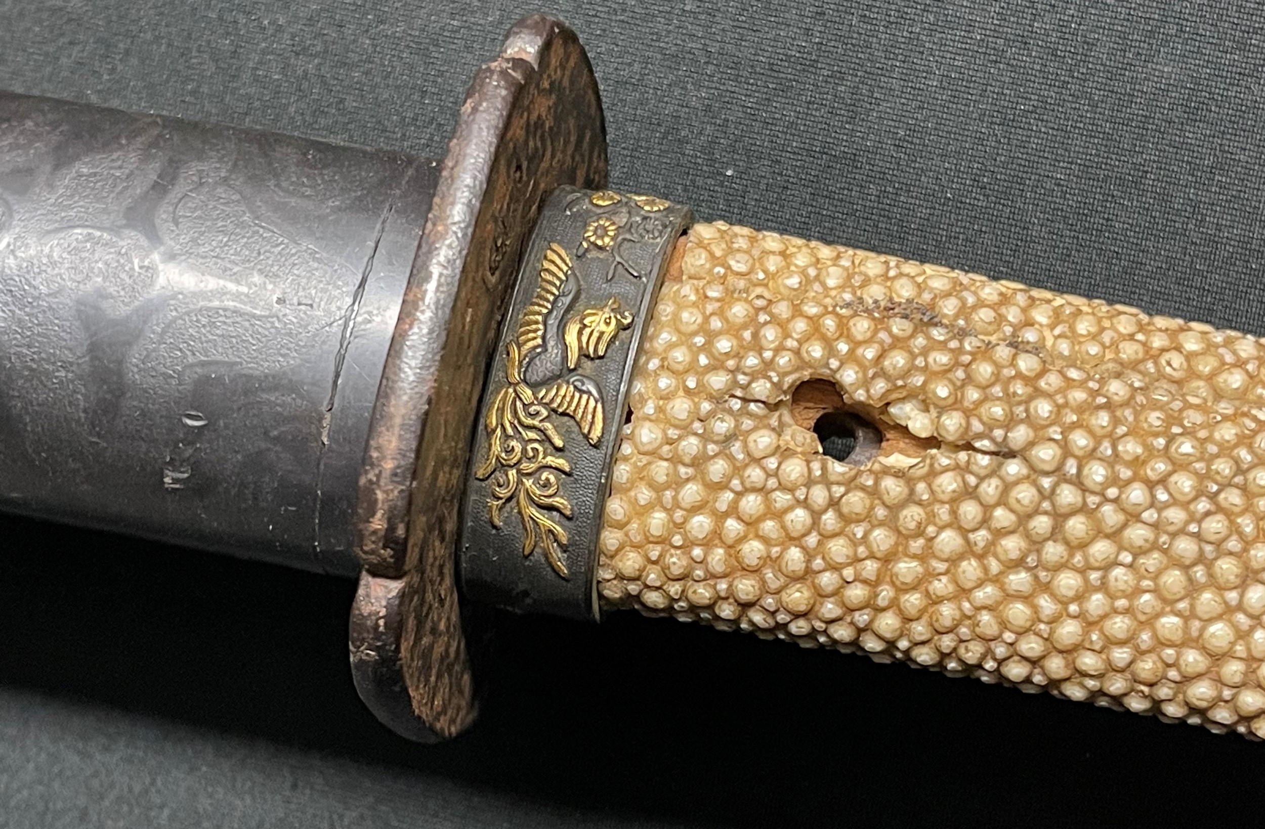 Japanese Katana with single edged blade 640mm in length. Tang is signed. Two holes to tang. - Image 6 of 37
