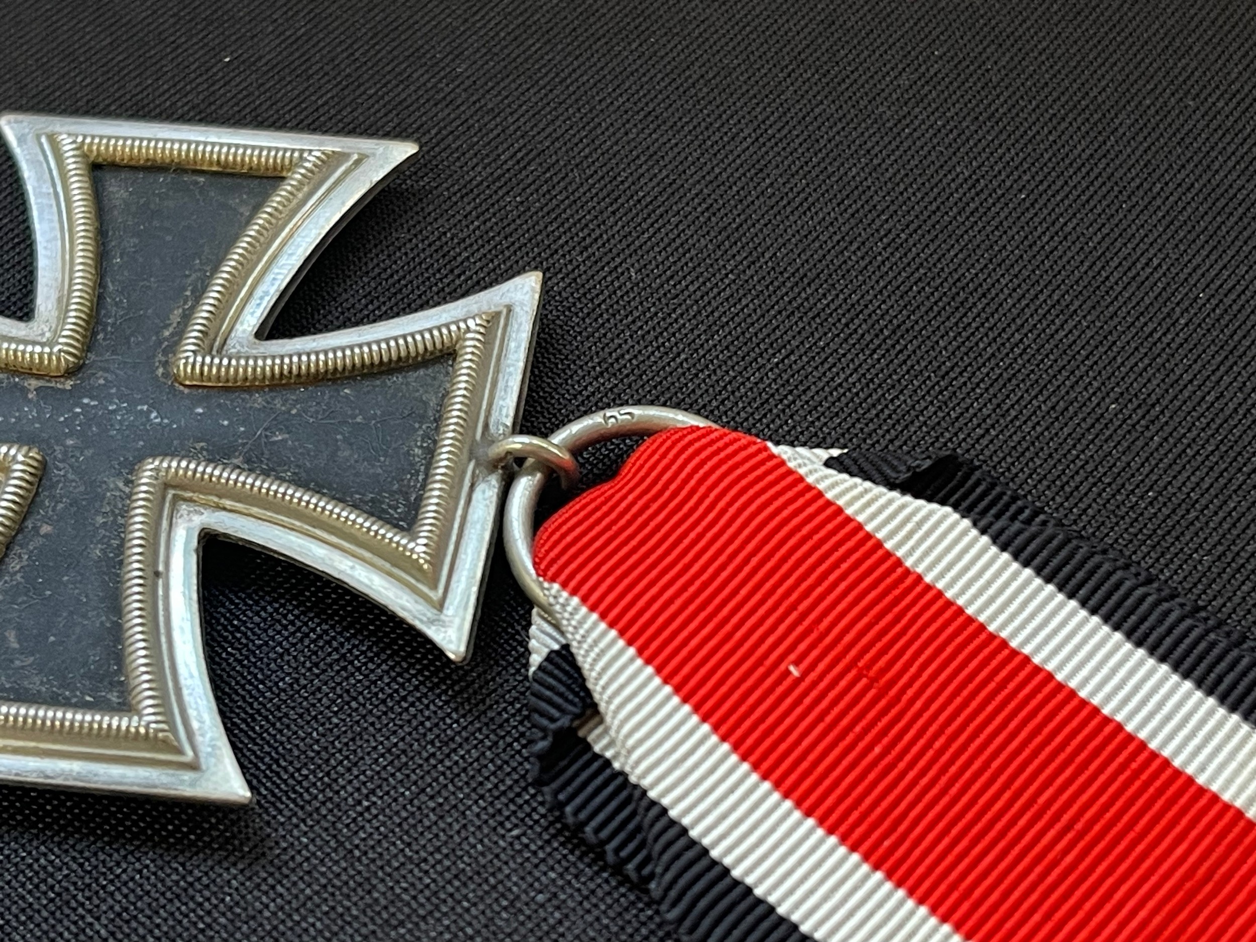 WW2 Third Reich Eisernes Kreuz 2. Klasse. Iron Cross 2nd class 1939. Complete with original - Image 4 of 4