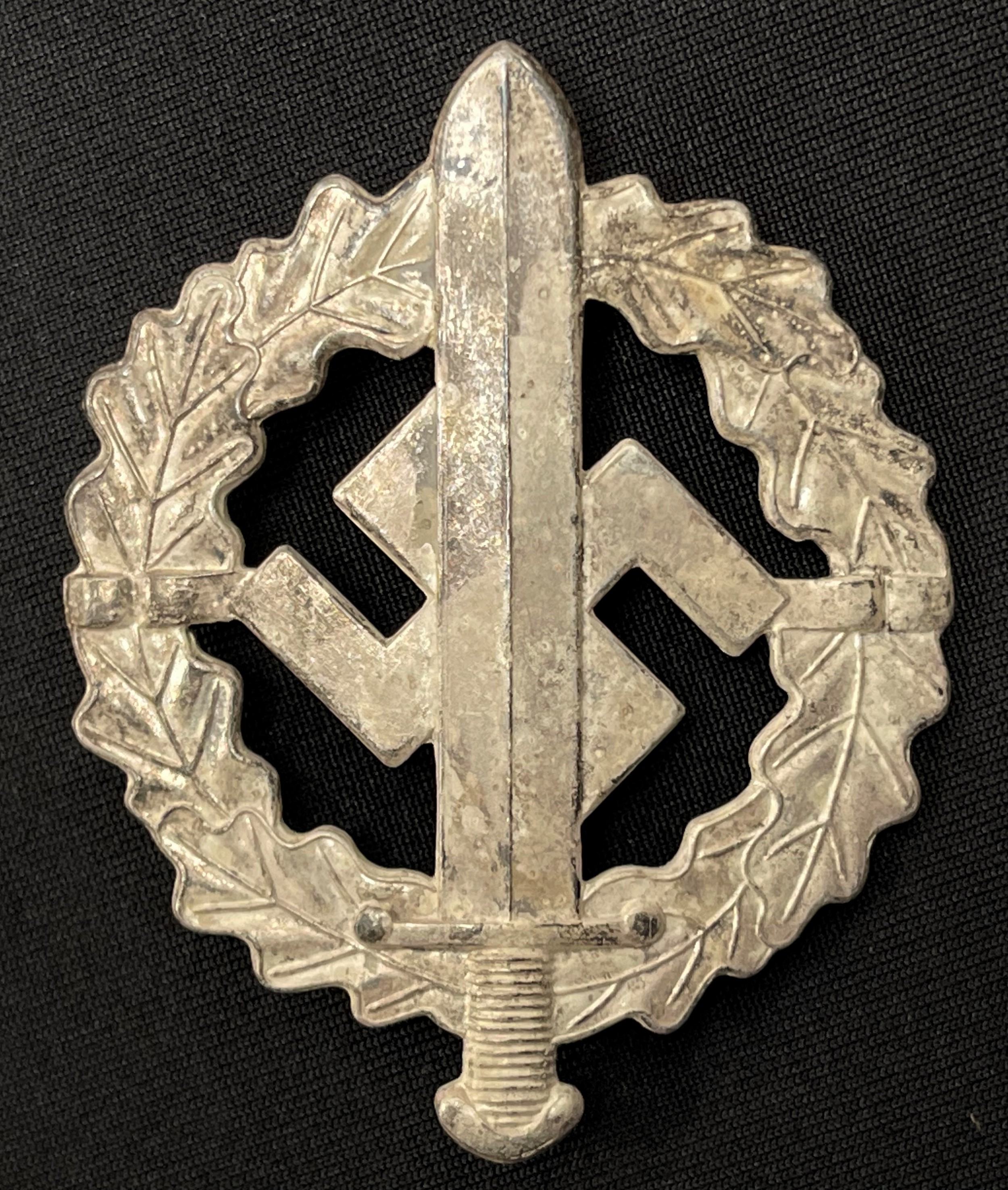 WW2 Third Reich Silberes SA-Sportabzeichen - SA Sports Badge in Silver. Maker marked "W. Redo".