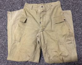 WW2 US Army HBT Fatigue Trousers. Cargo pockets to legs. Waist 32 inch, Leg 33 inch.