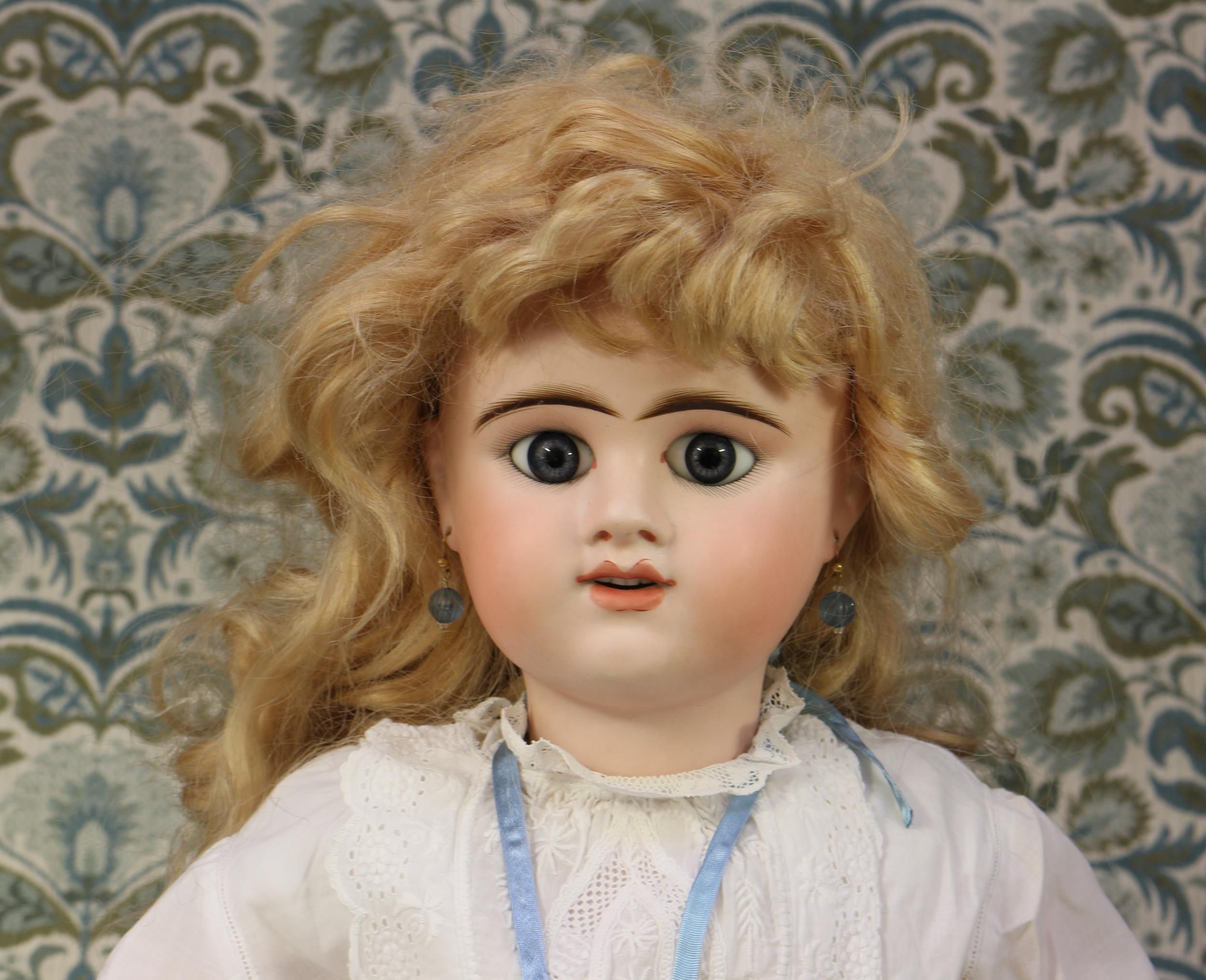 An Etienne Denamur (France) bisque head and painted composition bodied Bébé doll, the bisque head - Image 4 of 4