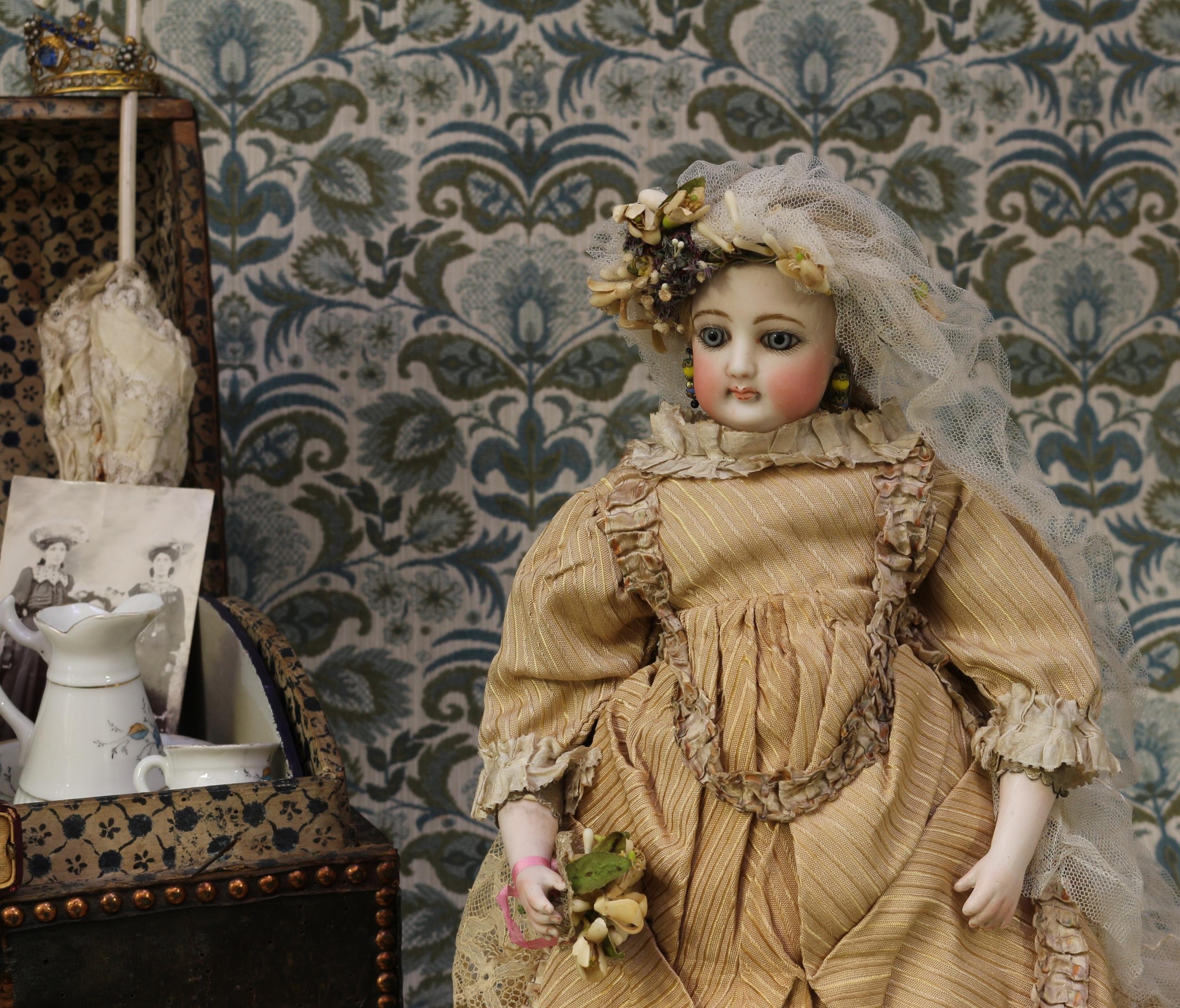 A 19th century pale bisque head French Poupée de Mode or fashion doll, attributed to Francois - Image 2 of 5
