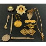 Jewellery - Gorham silver sovereign case, Victorian coin brooch, propelling pencils etc