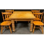 A Victorian pale oak draw-leaf dining table, turned and reeded legs, brass casters, 78cm high x 99cm