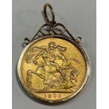 A Victorian full gold sovereign, 1900, mounted in 9ct gold as a pendant, 9g