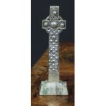 A Scottish Iona silver Celtic cross, by Iain Maccormick, in the manner of Alexander Ritchie, green