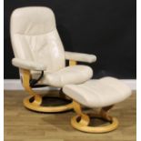 An Ekornes Stressless chair, 100cm high, 77cm wide, the seat 53cm wide and 45cm deep; conforming