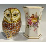 A Royal Crown Derby paperweight, Barn Owl, silver stopper; a Posies pattern hexagonal vase, 12cm (2)