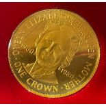 A gold Queen Mother One Crown coin, Isle of Man, Pobjoy Mint 1980, boxed