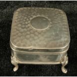 An Edwardian silver dressing table trinket box, Birmingham 1905