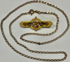 A 9ct gold necklace chain, 5.5g; a gold bar brooch, probably 9/14ct, c.1900, 2g (2)