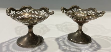 A pair of George V silver sweetmeat tazza, 9.5cm diameter, Birmingham 1929