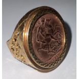 A George V gold full sovereign, 1917, mounted in 9ct gold as a signet ring, marked 375, 14g