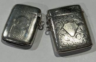 A silver vesta case, Birmingham 1905; another, Birmingham 1904; 47.7g