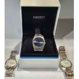 A Seiko Twin Quartz stainless steel gentleman's watch, blue dial, baton indicators, centre