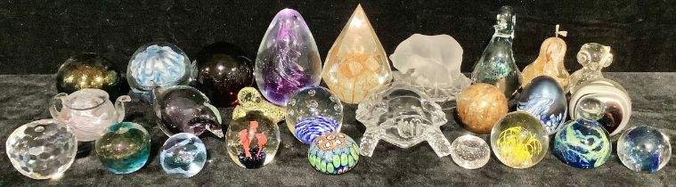 A collection of glass paperweights including Alum Bay, Wedgwood, Avondale, Mdina type, etc,