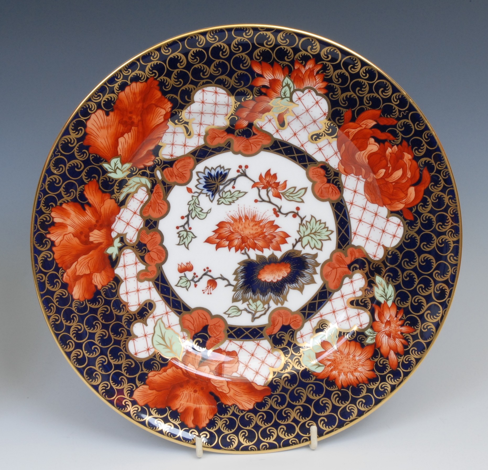 A Royal Crown Derby 3696 Imari pattern shaped octagonal dish, 24cm wide, c.1892; other Royal Crown - Image 11 of 14