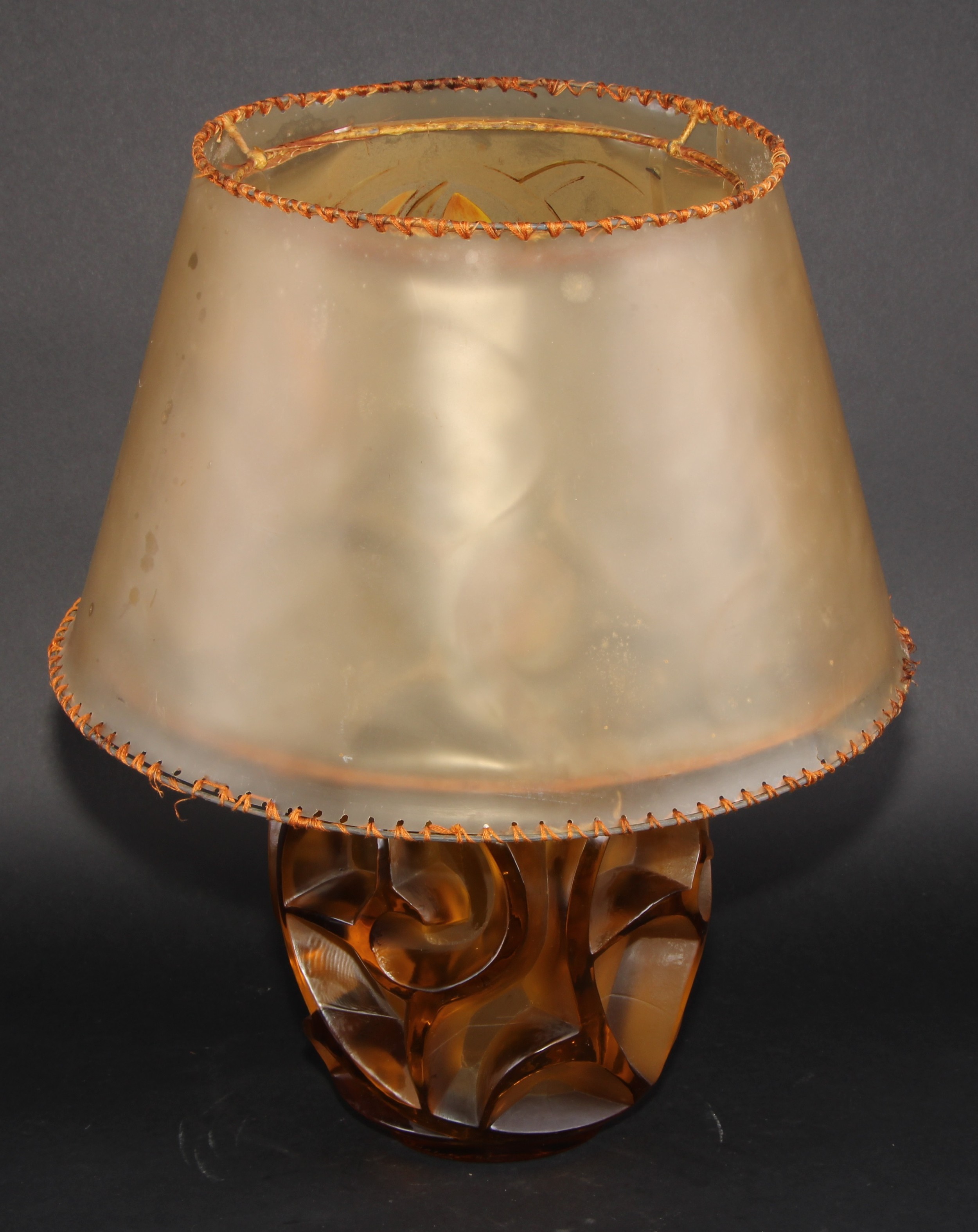 A René Jules Lalique (6 April 1860 – 1 May 1945) Tourbillons pattern ovoid amber glass vase, moulded - Image 5 of 6
