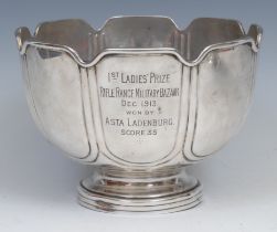 A George V silver lotus shaped pedestal bowl, 18.5cm diam, London 1913, 446g