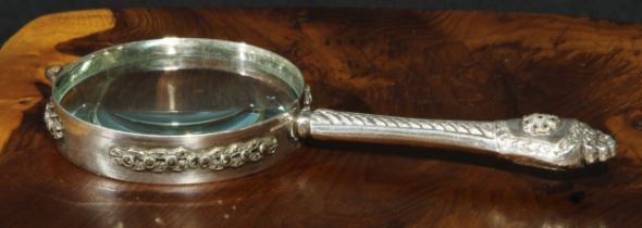 An Elizabeth II silver connoisseur's lens, the circular magnifying glass and embossed haft set