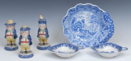 An early 19th century pearlware willow pattern pickle dish, 15.5cm wide; another similar; a Spode