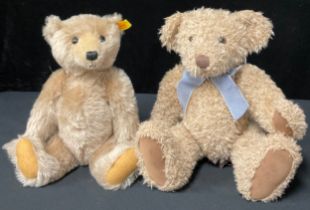 Toys & Juvenalia - a Steiff EAN 004605 blonde mohair jointed teddy bear, trademark 'Steiff' button