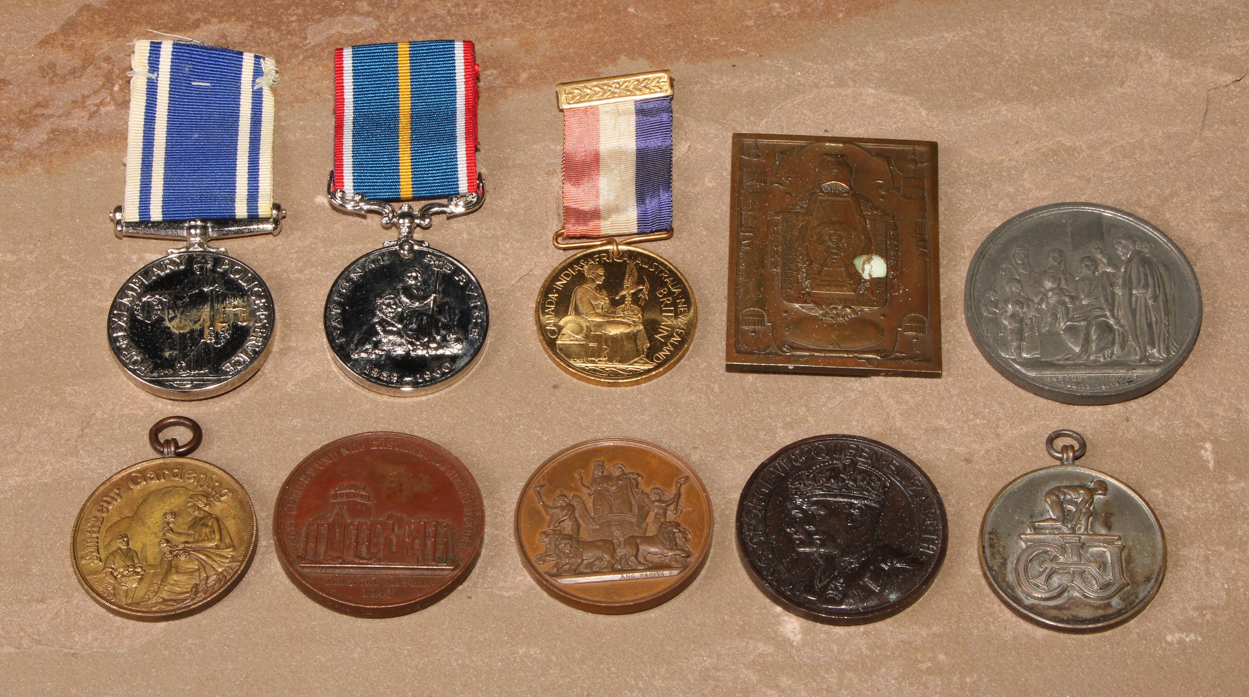 Medals and Medallions - an early 20th century bronze plaquette, Union Des Societies D'Education