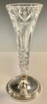 An Elizabeth II silver and glass table centre vase, 24cm high, Birmingham 1985