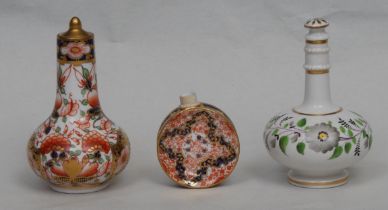 A Sampson Hancock Derby ovoid scent bottle, painted in the Imari palette, 9cm high, red mark;