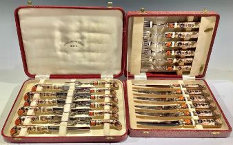 A set of Royal Crown Derby Imari 1128 pattern pistol grip fruit/pastry knives and forks, the case
