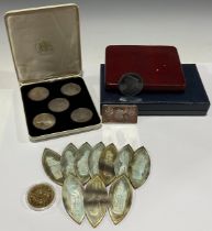 A set of five silver medallions to commemorate 'Men in Space', by Slade, Hampton & Son Limited; a