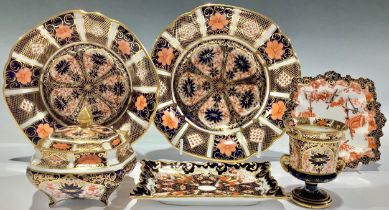 A Royal Crown Derby 1128 Imari pattern shaped circular dish, 17.5cm diameter; another, smaller, 15.