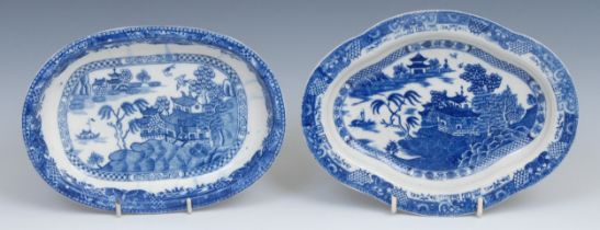 A Caughley Willow Nankin pattern oval dish, printed in underglaze blue, 22.5cm wide, c. 1780; a