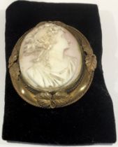 A Victorian style cameo type brooch