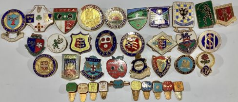 Badges - a collection of enamel bowling club badges (36)