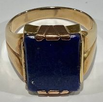 Gentlemans 14ct Gold Ring set with 18mm Lapis lazuli stone. Hallmarked 585. Very large size Z plus 2
