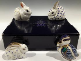 A Royal Crown Derby paperweight, Bunny, collectors guild exclusive, gold stopper, boxed; others,