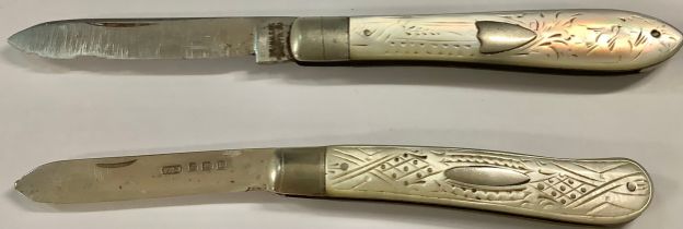 A silver and mother of pearl folding fruit knife, vacant cartouche; another similar (2)