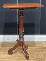 A Victorian mahogany tripod wine table, tilting top, 73cm high, 43.5cm wide, 50.5cm deep