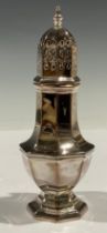 An Elizabeth II silver octagonal pedestal sugar caster, 17cm high, Birmingham 1972, 148g