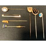 Jewellery - a Victorian Shield topped tie pin, others raw gold nugget , Star of David etc all