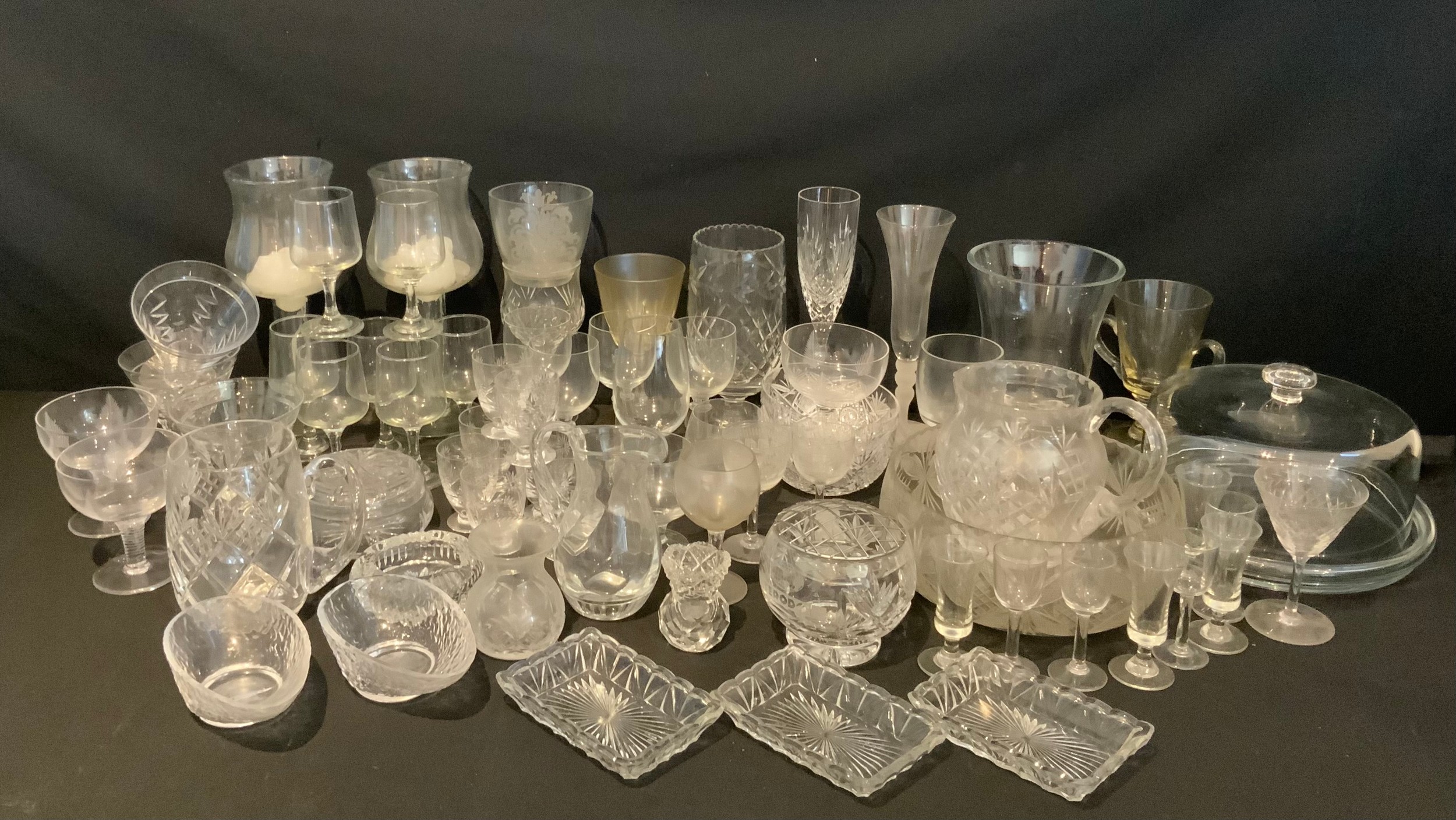 Glass ware - A large quantity of glass including; lidded cake display, a pair of hurricane lamps,