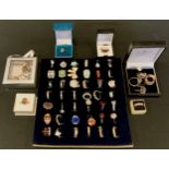 Jewellery - 92 silver and unmarked metal dress rings, assorted inc garnet, marcasite, citrine,