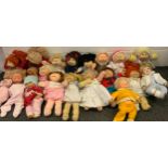 A quantity of Cabbage patch dolls and others ( 20 in total)