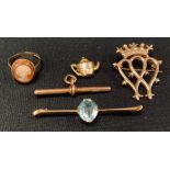 A 9ct gold Tbar; Crowded Hearts brooch; cameo 9ct gold mounted ring etc, 17.8g gross