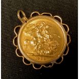 A 1958 Sovereign pendant, 9ct gold mount, 9.6g gross